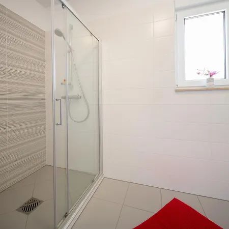 White House Apartman Marusici