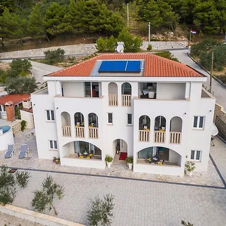 White House * Marusici (Split-Dalmatia)