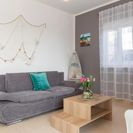 Apartman White House